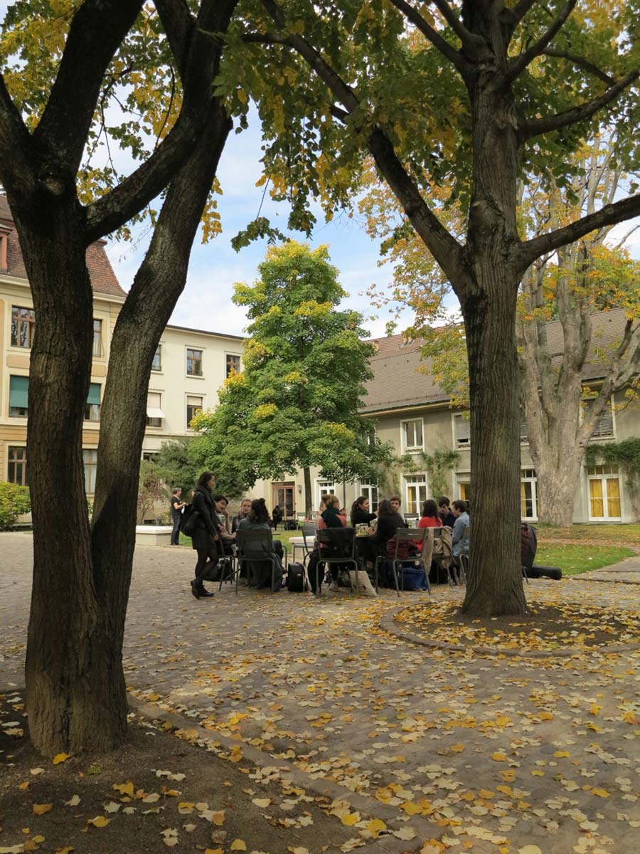 Musik Akademie Basel: Hof im Herbst
